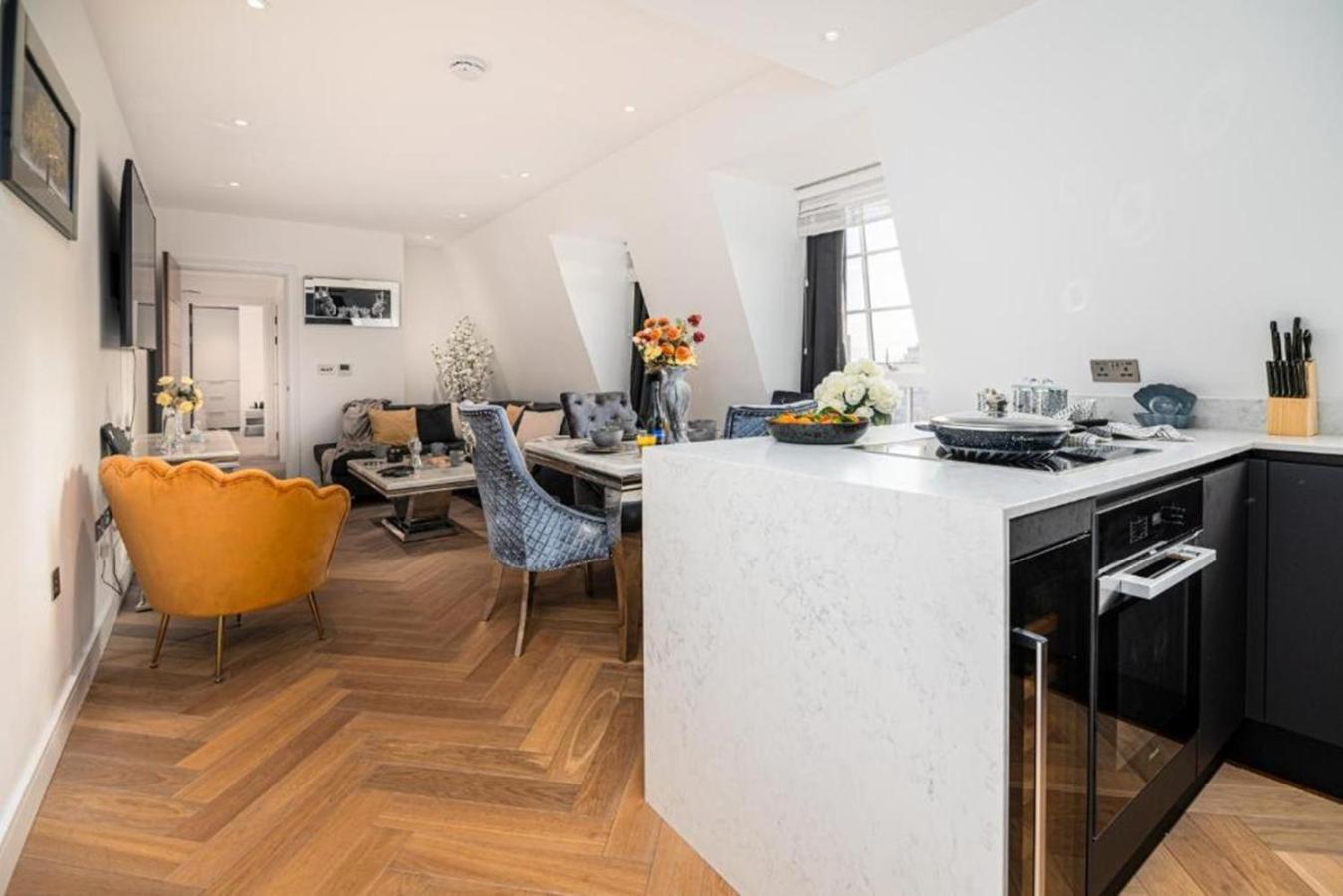 Marble Arch Penthouses With Skyline Views 런던 외부 사진