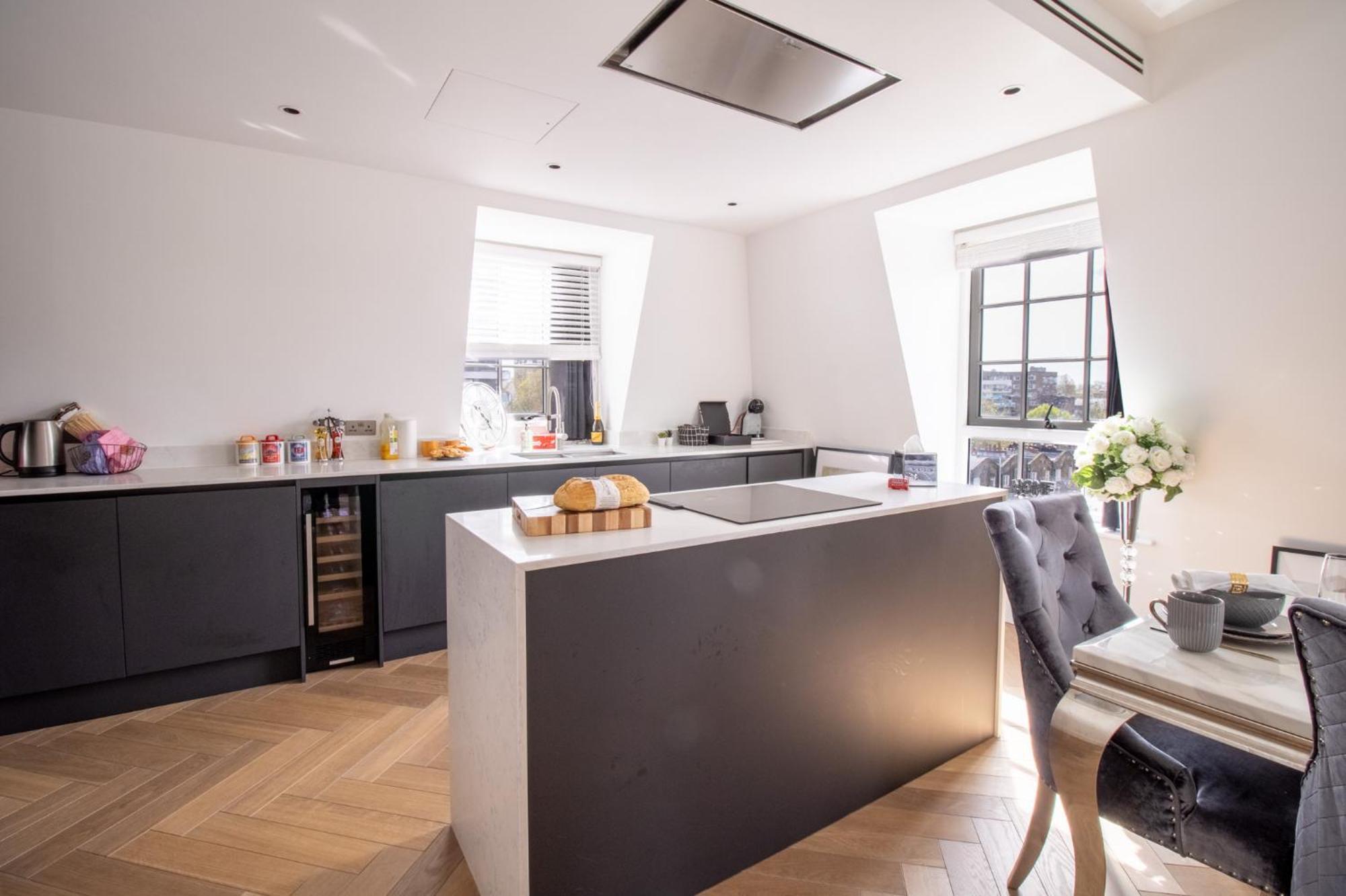 Marble Arch Penthouses With Skyline Views 런던 외부 사진